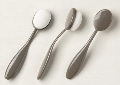 photo shows 3 of Stampin' Up!s blending brushes that are used for applying ink to cardstock in a variety of ways